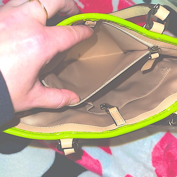 Small C💙ACH T💚TE (barely used) ✨ - Picture 6 of 8